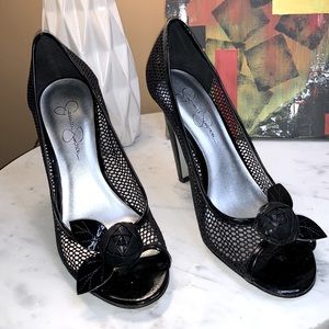 Black Jessica Simpson pumps. Size 8.5